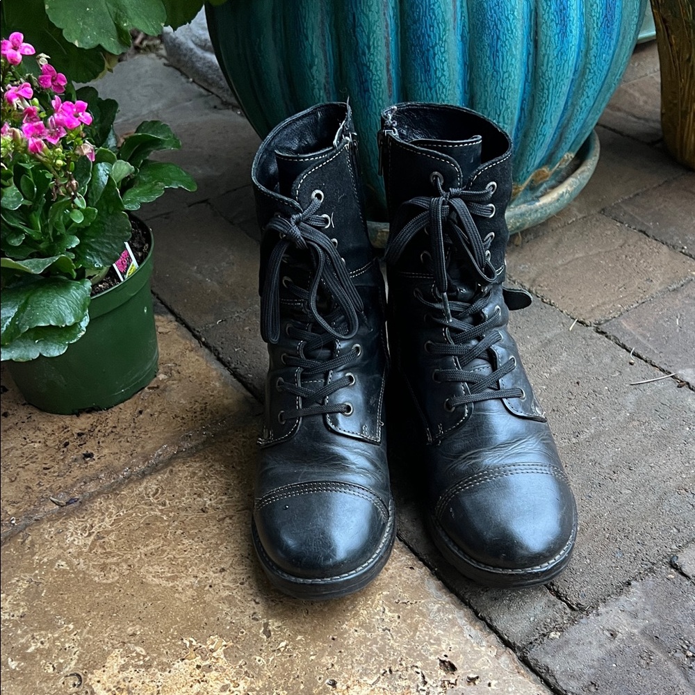 Taos Crave Black Leather lace up Boots 39